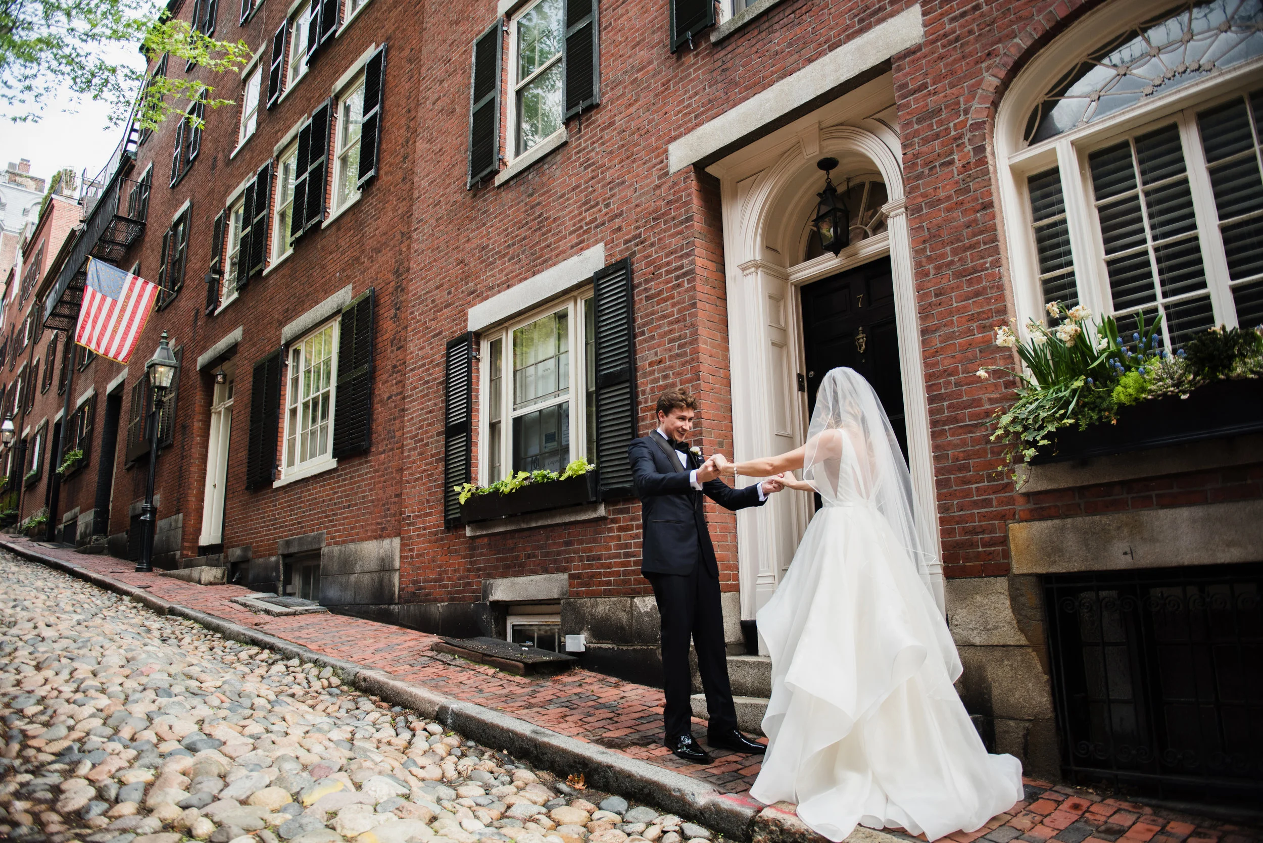 Alden Castle Summer Wedding — candid wedding moment
