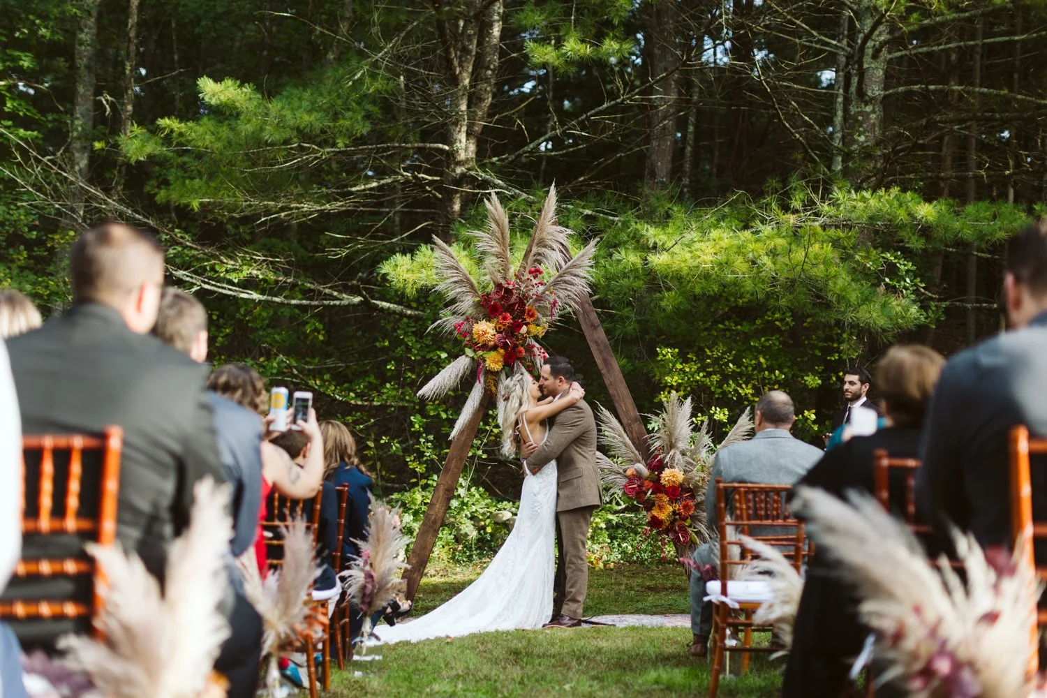 24 Amazing Farm Wedding Venues Near Boston 13 Documentary wedding photography in Boston, MA
