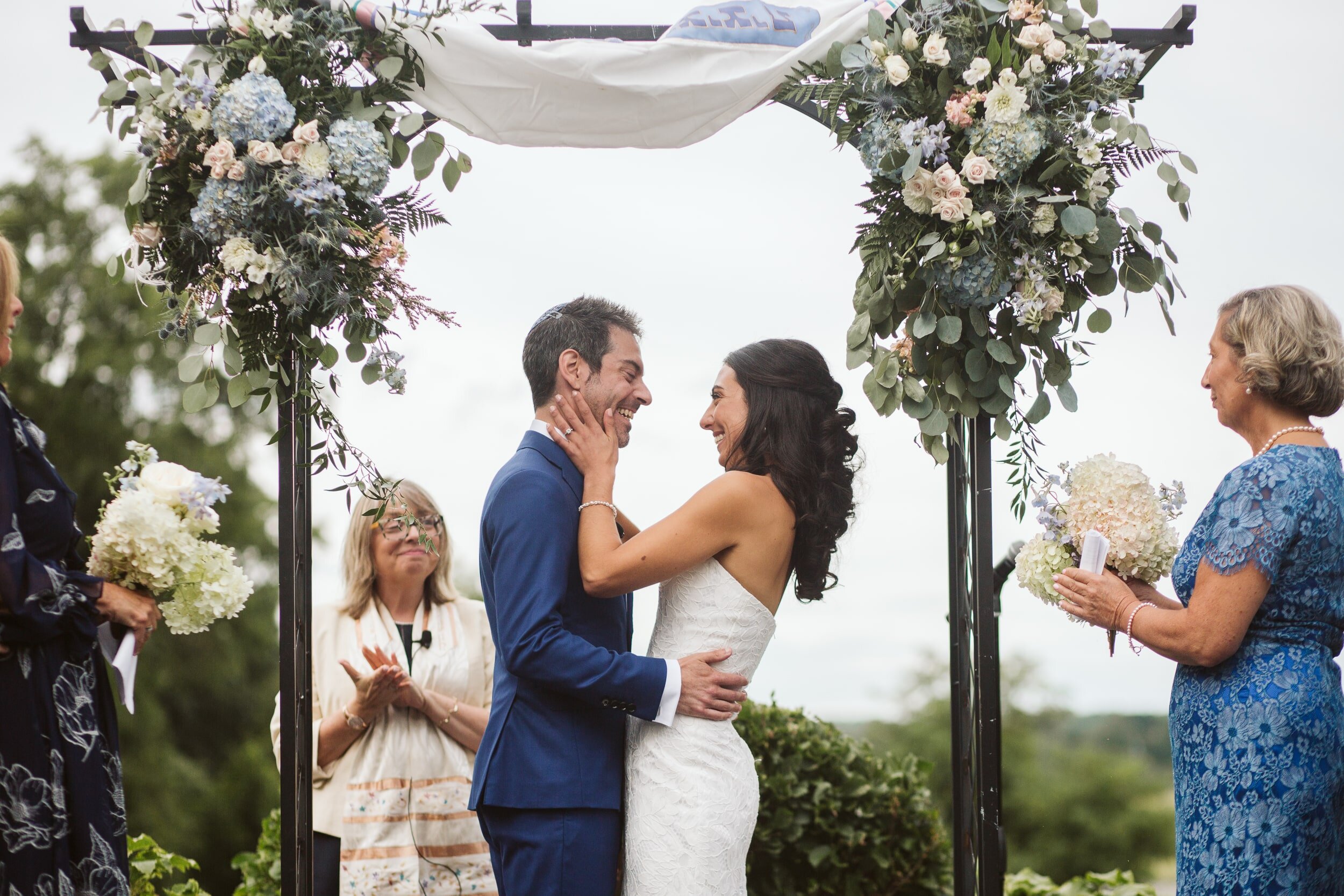 Castle Manor Inn — documentary wedding photography