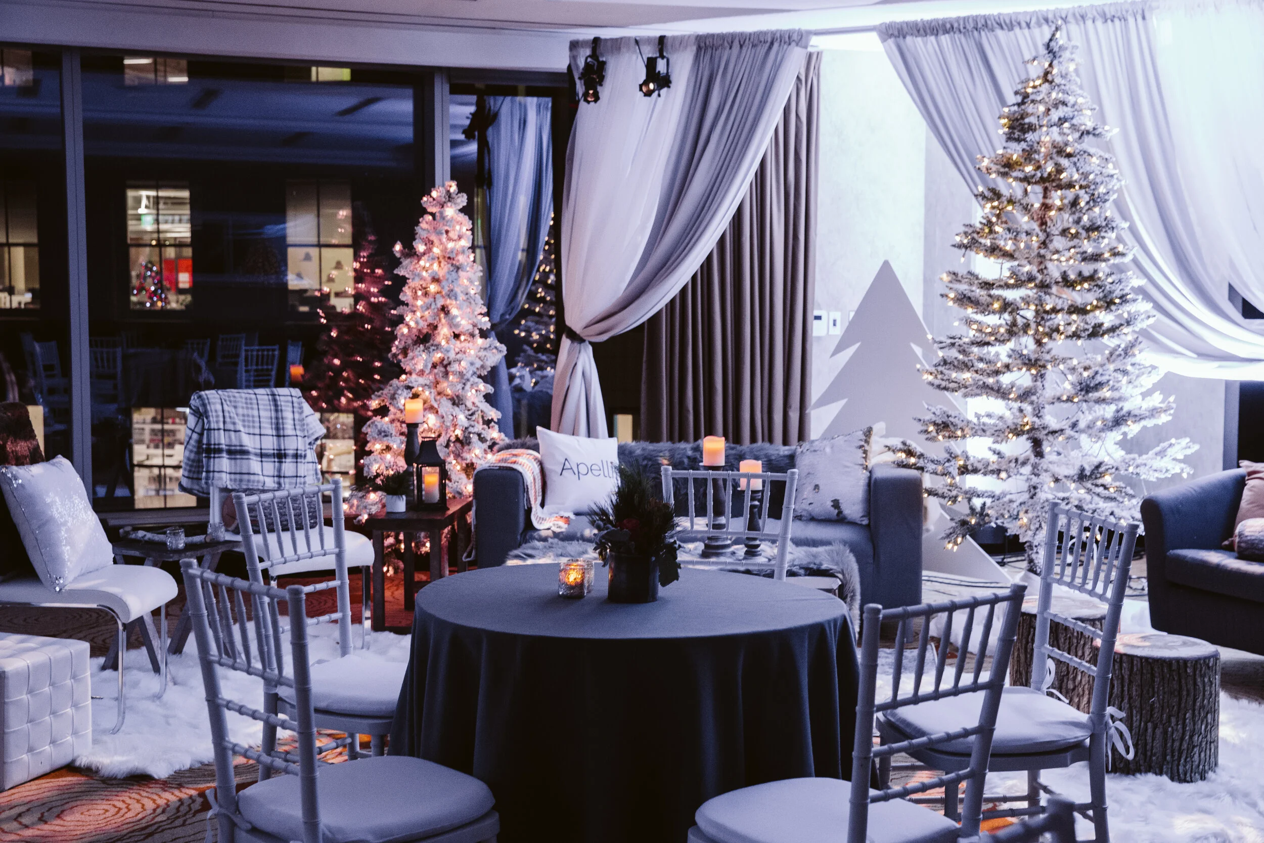 Corporate Holiday Party at the Intercontinental Hotel, Boston MA — documentary wedding photograph