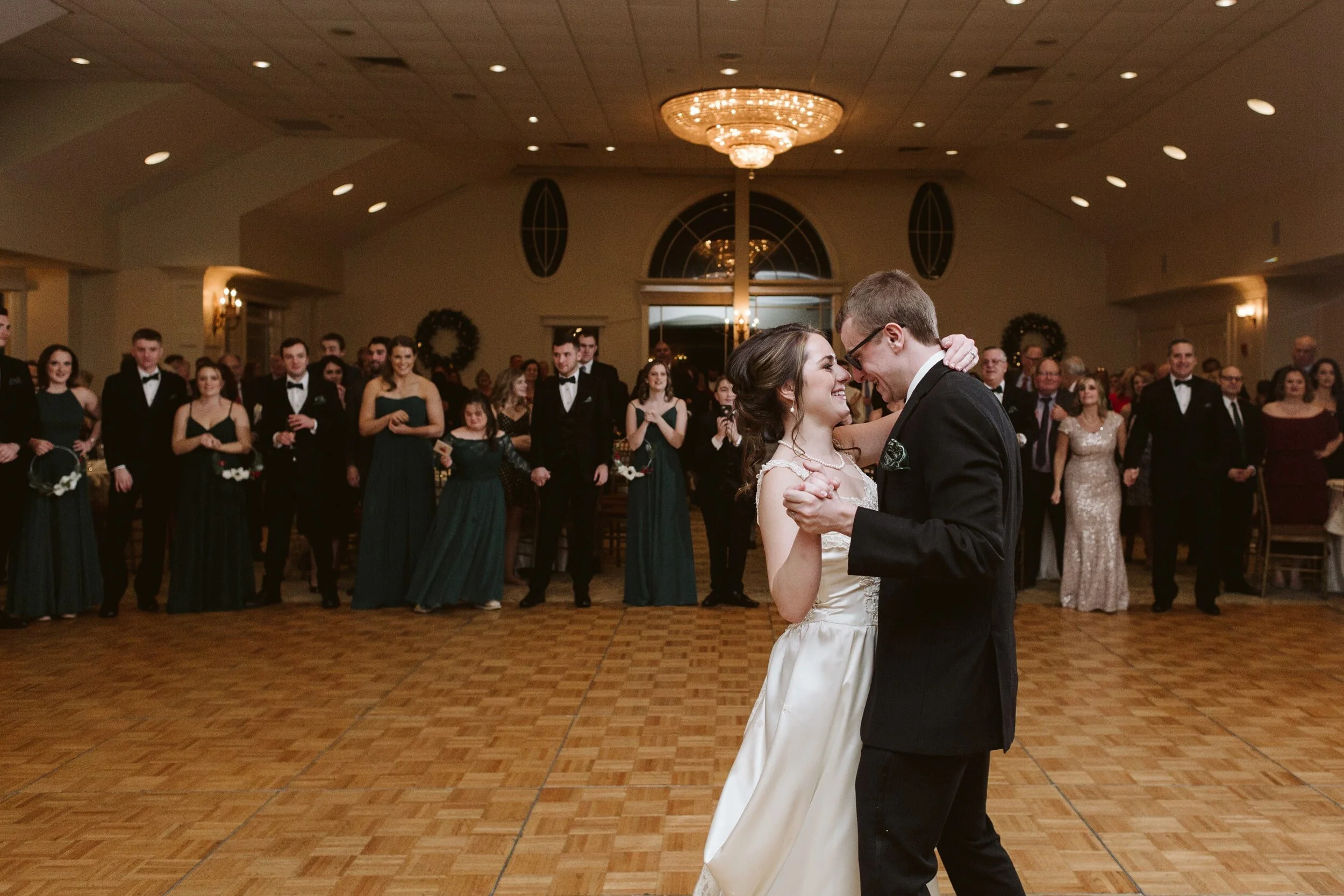 Granite Links — candid wedding moment