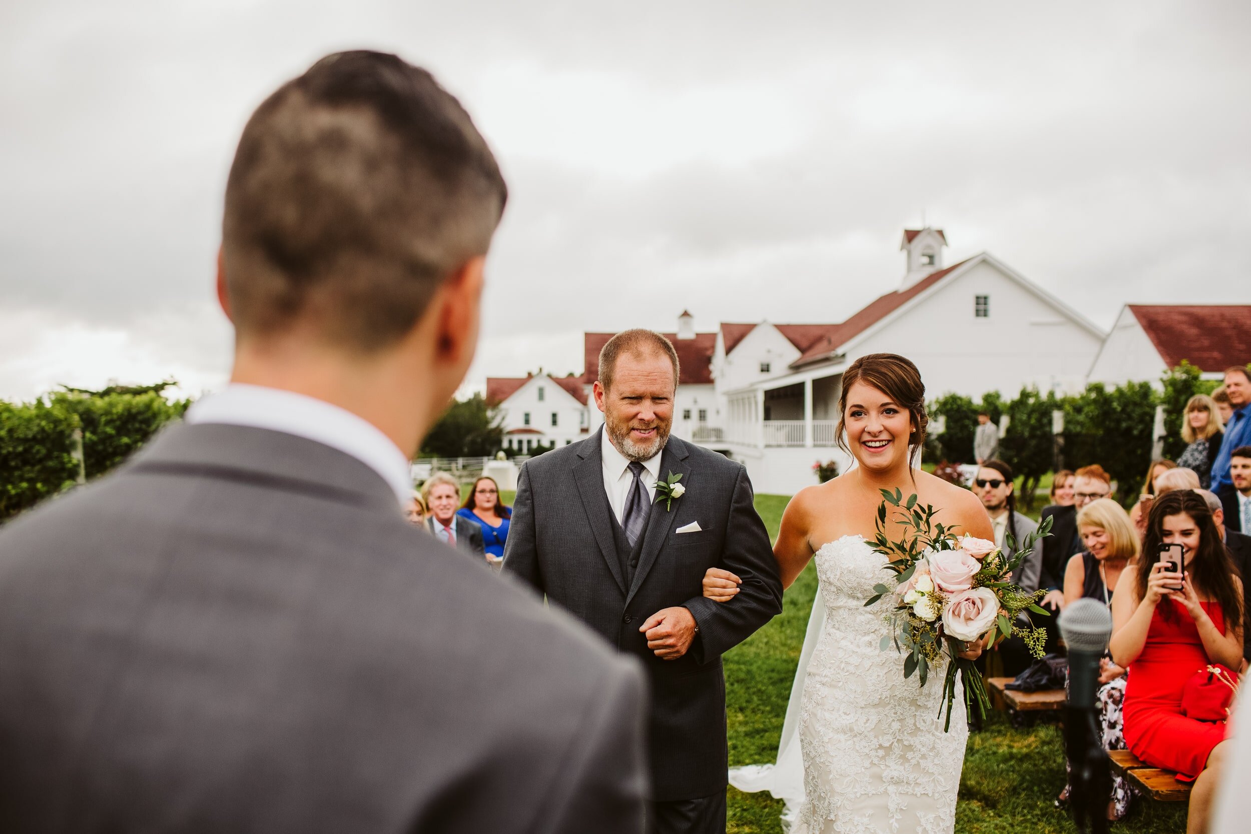 Jonathan Edwards Winery — documentary wedding photography