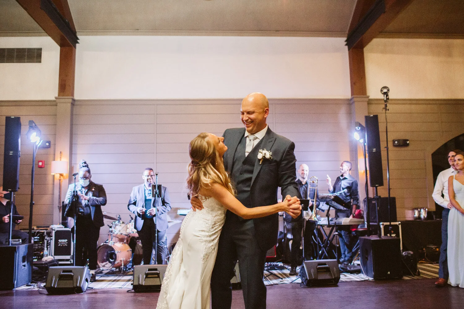 Labelle Winery — documentary wedding photography