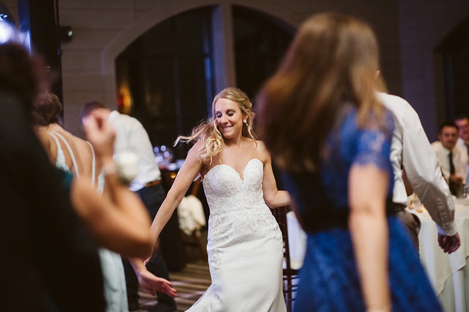 Labelle Winery — documentary wedding photograph