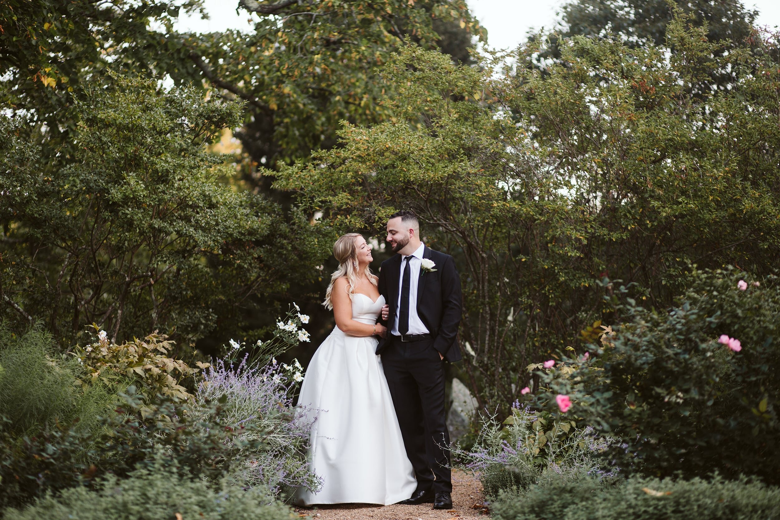 Moraine Farm — documentary wedding photograph