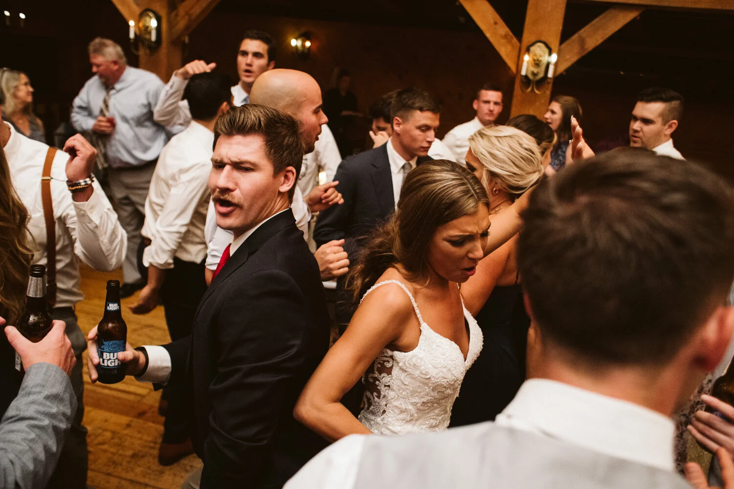 Red Lion Inn, Cohasset MA — documentary wedding photograph